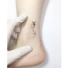 Tinker Bell Peter Pan Tattoo Tattoos Tattooartist Smalltattoo Design Line Cute Tattoos For Women Foot Tattoos For Women Disney Tattoos Small