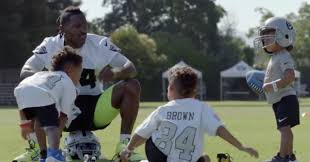 Shop antonio brown kids hoodies created by independent artists from around the main tag. Antonio Brown S Kids Hilariously Ask Him Where Ben Roethisberger Is During Practice Video