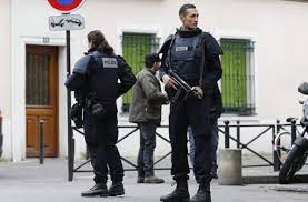 Nicht deswegen, weil es besonders wuchtig und massiv wäre. Anti Terror Gesetze Frankreich Und Deutschland Rusten Auf Politik Stuttgarter Nachrichten