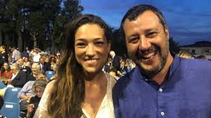 Matteo salvini si è presentato insieme alla fidanzata francesca verdini all'anteprima del film dumbo al the space cinema moderno di roma. Francesca Verdini Incinta Gossip Sulla Gravidanza Della Fidanzata Di Salvini