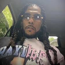 Next family function imma play Lil zay F^*k my cousin an just look around &  nod 😭😂