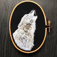 64 Curtidas 3 Comentarios Magpie Embroidery Magpie Embroidery No Instagram These Two Piece Sold Last Night Such Mix Wolf Howling Embroidery White Wolf