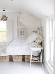 Natural Modern Interiors How To Decorate The Modern Country Style Tiny Bedroom Small Bedroom Home Bedroom
