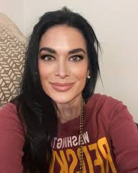 Michelle Maxwell's Instagram, Twitter & Facebook