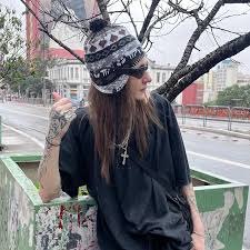 eu sou russa, uso ushanka" ah ok eu sou daniel uso toca do chaves