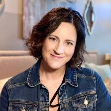 Laura K. Beck (@laurakbeck)