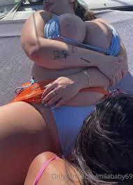 Mila Santos, protagonista de OnlyFans, luciendo su privacy junto a su amiga  en un vídeo súper candente - Videos Xxx | PornoPerso.com