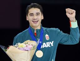 Míg liu shaoang a karantén ideje alatt tengerimalacával edzett, bátyja, shaolin sándor egy cuki kölyökkutya gazdája lett. Az X Faktor Enekesnojebe Szeretett Bele Olimpiai Bajnokunk Mar Nem Titkolja Hazai Sztar Femina