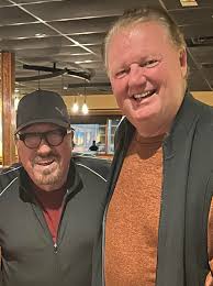 Yes I'm a fan. Even though we are friends I'm still a fan. I count it an  honor when I get to talk to Ronnie Hinson of the Hinsons. His talents are