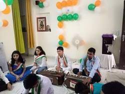 Guitar & piano lessons near me! Classical Vocal Music Teacher Music Classes Near Me For Fees Service Provider From New Delhi