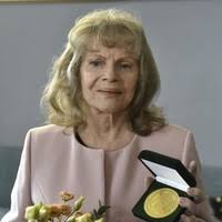 She was an actress, known for turhan. Pohreb Spevacky Evy Pilarovej 80 Rozlucilo Sa S Nou Len 11 Najblizsich Novy Cas