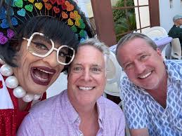 I know Election Day is stressful, but I'm still smiling about the fun Palm  Springs Pride weekend! I performed a lovely benefit brunch at Eight4Nine  with owners Willie Rhine & John Paschal,
