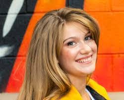 Kelly Beacham's Instagram, Twitter & Facebook