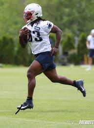 Harris has some competition from sony michel and rookie rhamondre stevenson. Evan Lazar On Twitter Based On Photos From Patriotsdotcom Rb Damien Harris Is Now At Ota Chase Winovich And Rookie Rhamondre Stevenson Returned After Missing Last Week S Practice Open To The Media