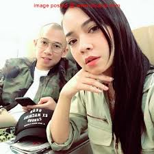 Setelah sekian lama menyulam cinta, akhirnya dengan dua kali lafaz, aktres jelita pujaan ramai nora danish sah bergelar isteri nora pernah mendirikan rumah tangga pada 2006, namun berpisah sekitar dua tahun selepas itu. Myartis Com Myartis My Artis Kad Kahwin Tersebar Nora Danish Kahwini Nedim Nazri 30 Mac