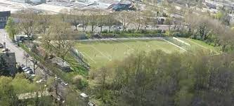 Das alte wohnhaus, im bild, stand bereits auf duisburger gebiet in obermeiderich und wurde nur wenige jahre später abgebrochen und durch moderne reihenhäuser ersetzt. Aktuelles Sportvereinigung Concordia 66 71 Oberhausen E V
