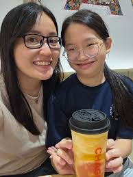 13岁的她.. 未来一定会生气做么拍照不要拍好好真调皮😆