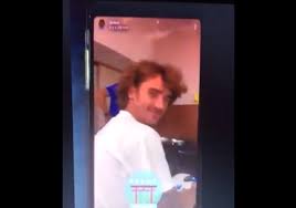 Antoine griezmann ile ousmane dembele'nin kaldıkları oteldeki asyalı çalışanlarla alay ettiği görüntüler video, sosyal medyada paylaşıldığı ilk bir saat içinde 650 bin defa görüntülendi. Eivsu8fikcf9fm