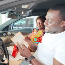 Zionfelix Obtains Visa For His Mother To Travel To The UK for The First  Time