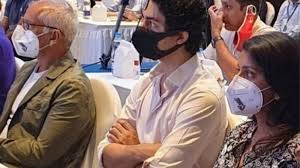Shah rukh khan and juhi chawla have worked with each other in many films. Shah Rukh Khan S Son Aryan Khan Juhi Chawla S Daughter Jahnavi Chawla Attend Ipl Auction 2021 Briefing For Kolkata Knight Riders