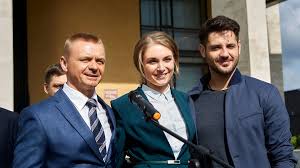 Звезда сериала «кухня» марк богатырев стал отцом в 36 лет. Korni Serial 2020 Sts Mark Bogatyrev V Intervyu O O Kornyah Semejnyh Cennostyah I Borode Kogda Premera Anons Podrobnosti Interesnye Fakty Smotret Onlajn Trikolor Kino I Tv