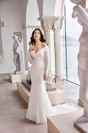 When fabiola's father is killed, the romans blame the christians and the persecution begins. Fabiola Ronald Joyce Wedding Dresses 69659 Ronald Joyce International