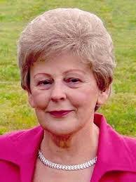 Kim Padgett's Instagram, Twitter & Facebook