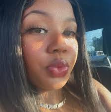 Cali Smith's Instagram, Twitter & Facebook