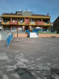 Mediamente in tutta la città il prezzo richiesto per un appartamento in affitto, è pari a 6,8 €/m² mese e quindi circa il 36% in meno rispetto alla media regionale. Nuoro Mansarda Arredata A Nuoro In Affitto