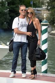 Photo : Rocco Siffredi et sa femme Rosa Caracciolo (Rozsa Tassi) devant  lhôtel Excelsior lors du 73ème Festival du Film de Venise, la Mostra, le 4  septembre 2016. - Purepeople