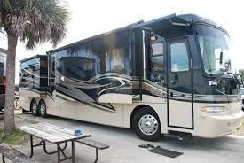The travel trailer or the camper body washing. How To Wash Your Rv The Best Tips On Cleaning Your Camper Or Motorhome Axleaddict