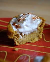 Bisquick Impossible Pumpkin Pie Cupcakes Helloooo Yes Pumpkin Pie Cupcakes No Separate Filling Just One Batter Which Creates A Crust Like Outs Pumpkin Recipes Cupcake Recipes Pumpkin Pie Cupcakes