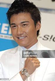 Hu Bing's Instagram, Twitter & Facebook