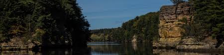 Working like tiny sponges, the attracted cleaning solution dissolves dirt, and dirt and grime is attracted/absorbed to the compound. Wisconsin Dells Wikitravel