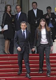 Carla bruni is a singer and former model who is married to former president of france, nicolas sarkozy. Carla Bruni Sarkozy Loses Out In Beauty Stakes To France S All Natural New First Lady Daily Mail Online