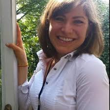 Lindsey Henning's Instagram, Twitter & Facebook