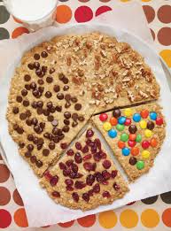 Biscuit Geant Tout Garni Ricardo Recipe Giant Cookie Recipes Delicious Cookie Recipes Quick Desserts