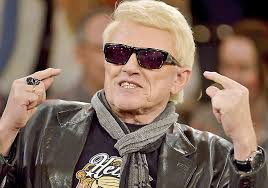 Auch aktiv unter verschiedenen pseudonymen wie etwa gio bilk, bilk gio, g. Vom Kult Sanger Brille Biographie Von Heino Signiert