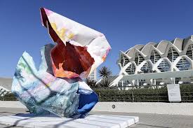 The Open Air Exhibition In Valencia Still Runs Until October Discover All Sculptures This Summer Publicart Valencia Installationart Sculpture Installatio