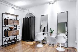 Le labo lounge à lyon, dans la rue du commandant faurax, peut vous faire une coloration, un éclaircissement ou un défrisage. Romainb Salon De Coiffure Haut De Gamme Coiffeur