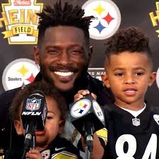 The mother of his oldest son, antonio brown jr (known by his funny nickname lil ab) is shameika brailsford. Facebook
