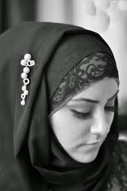 صور فتاة بالابيض و الاسود بنات بالحجاب تجملت Beautiful Hijab Hijabi Fashion Hijab Fashion