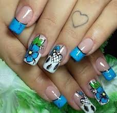 Diseños de tatuajes de plumas dibujos de tatuajes tribales preciosos diseños de tatuajes de rosas plantillas de tatuajes minimalistas que puedes descargar gratis e imprimir. Disenos De Unas Decoradas Con Mariposas Y Flores