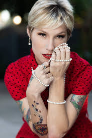 Priscilla Bock's Instagram, Twitter & Facebook