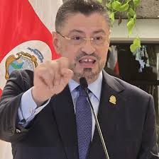 Costa Rica pide por 8 años a Rodrigo Chaves