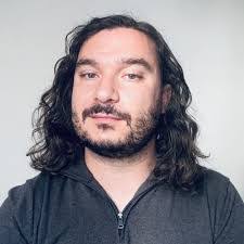 Robert Vigne's Instagram, Twitter & Facebook