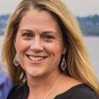 Lori Stull's Instagram, Twitter & Facebook