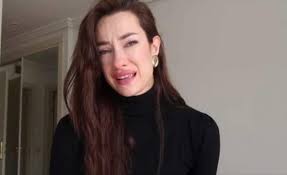 Adara Molinero, entre lágrimas, pide ayuda a sus fans: “Estoy destrozada”