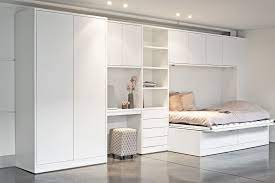 armoire sur mesure avec lit et bureau integres interieur kast op maat bed
