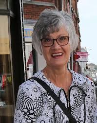 How do people in Castle Douglas cope with the high temperatures in the  summer?